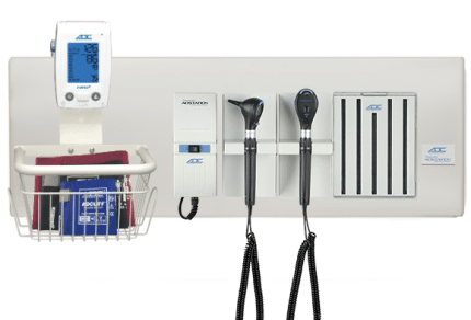 SET DE DIAGNÓSTICO DE PARED CON PORTA ESPECULAS, TENSIÓMETRO DIGITAL Y SOPORTE DE PARED